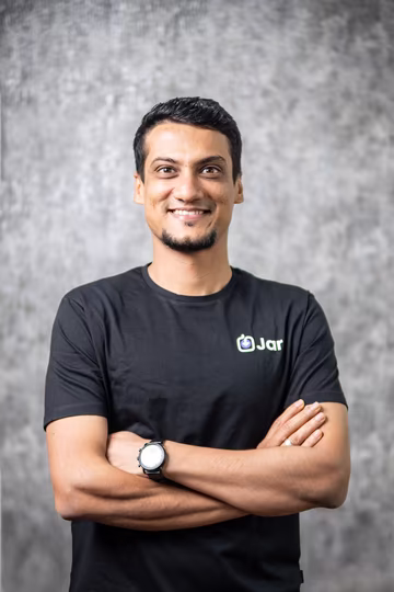 Leader Image