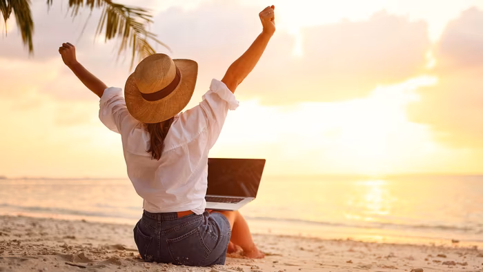 5 Cool Side Hustles That Allow You To Work From Anywhere