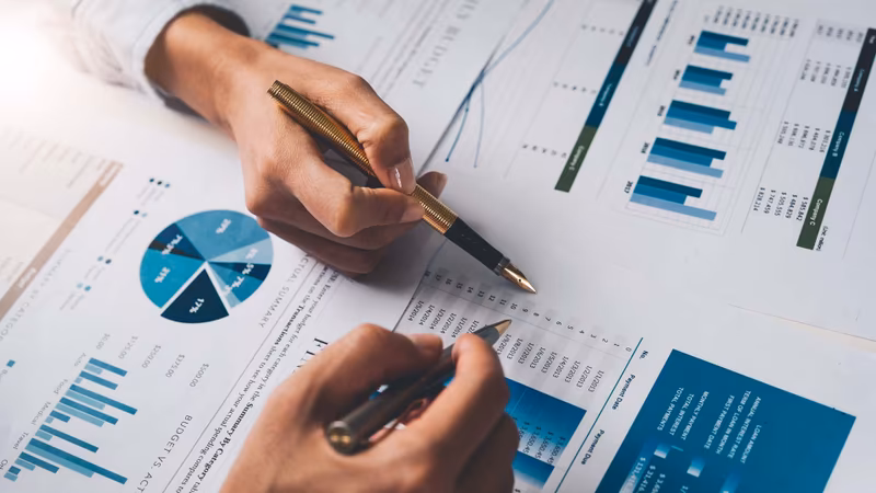 Top 10 Tips From Financial Experts To Help You Save Money