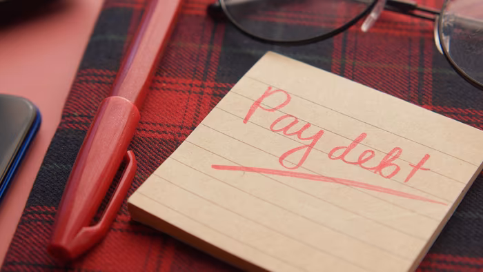 Effective Tips to  Avoid Debt in your Early 20s