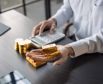 How to Invest in Gold: A Comparative Analysis of All Gold-Related Investment Options