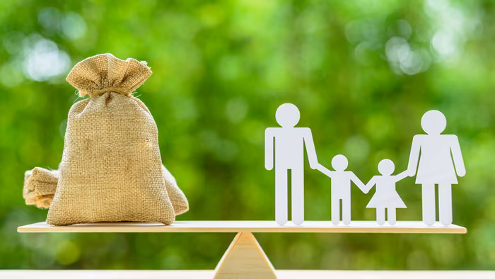 How Much Money Should You Save as a Family of 4?