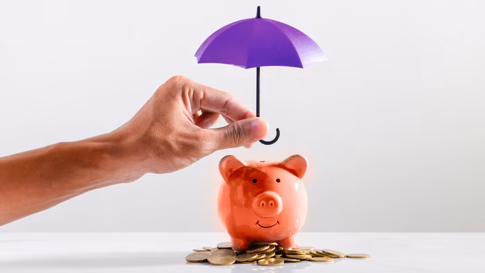 Emergency Fund vs Rainy Day Fund &#8211; Why You Need Them