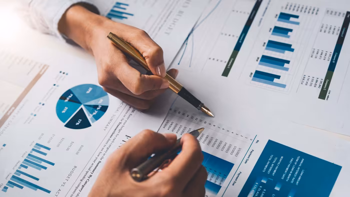 Top 10 Tips From Financial Experts To Help You Save Money